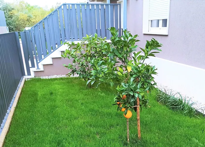 Apartman With Parking Space - 24316 *