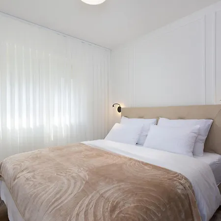 Apartment With Parking Space - 24316